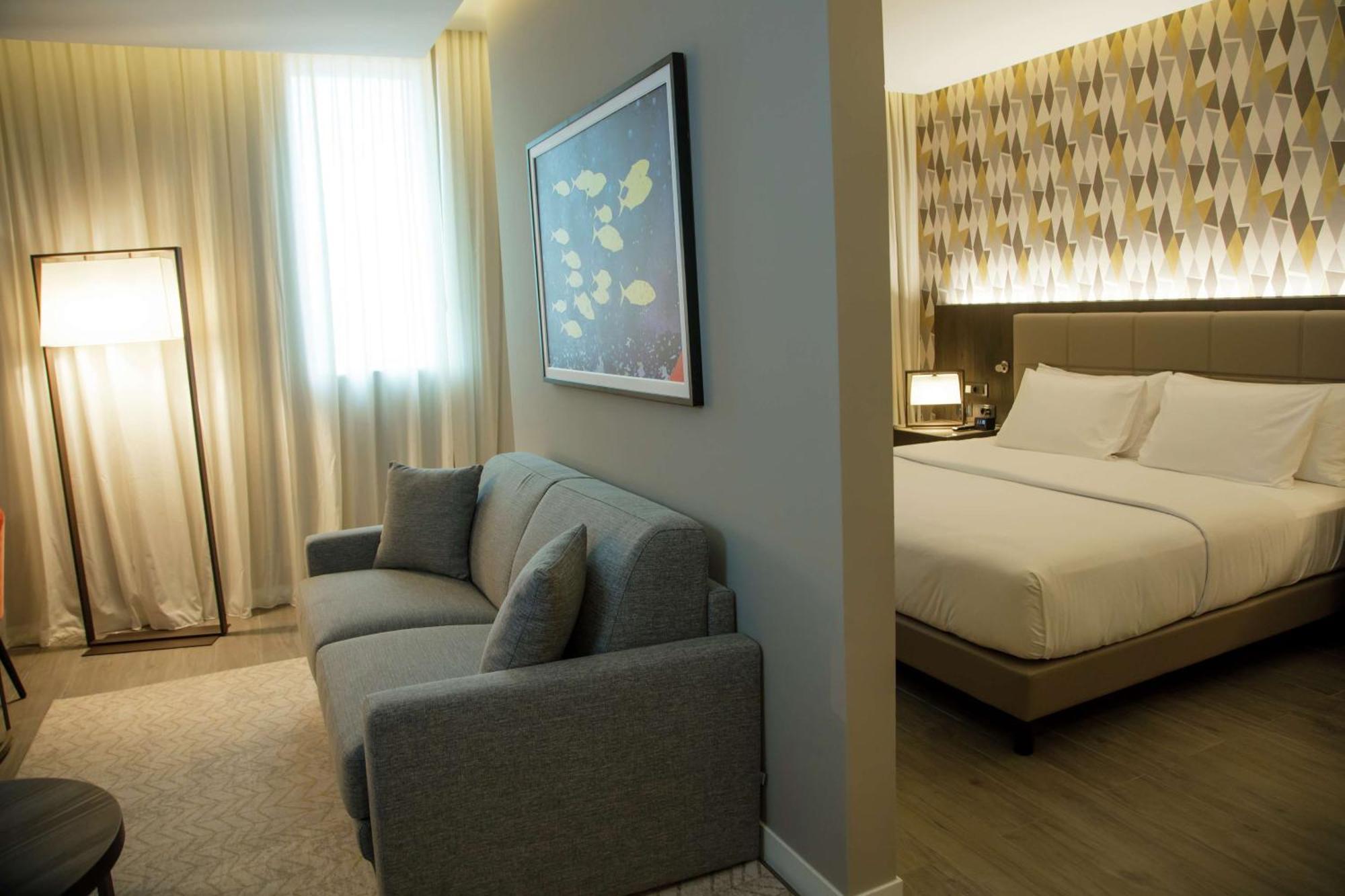 ดับเบิลทรี บาย ฮิลตัน ปวงต์-นัวร์ Hotel ภายนอก รูปภาพ