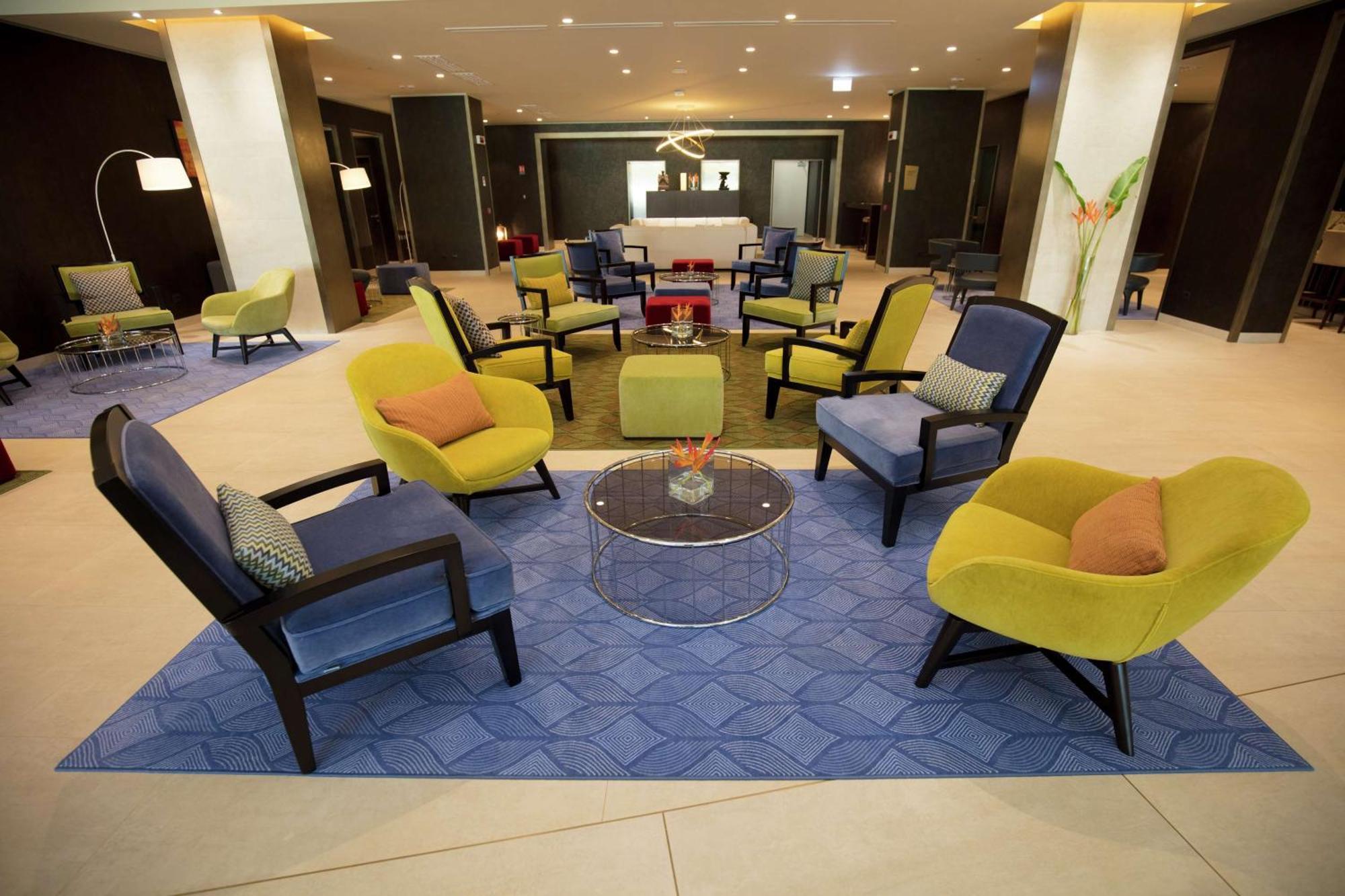 ดับเบิลทรี บาย ฮิลตัน ปวงต์-นัวร์ Hotel ภายนอก รูปภาพ